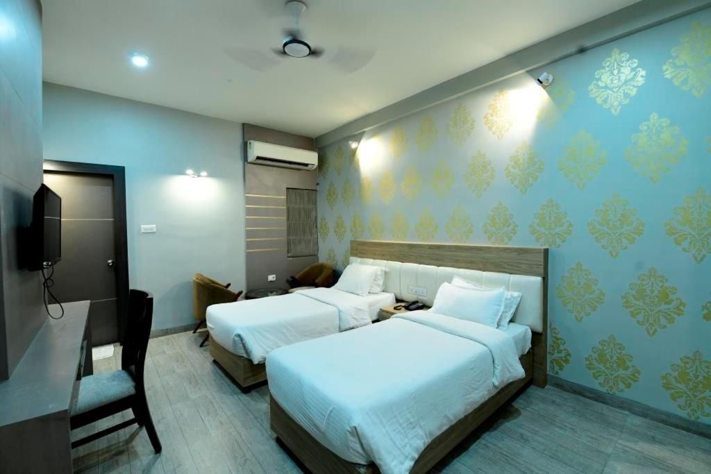 undefined  Hotel Jataka Inn 4