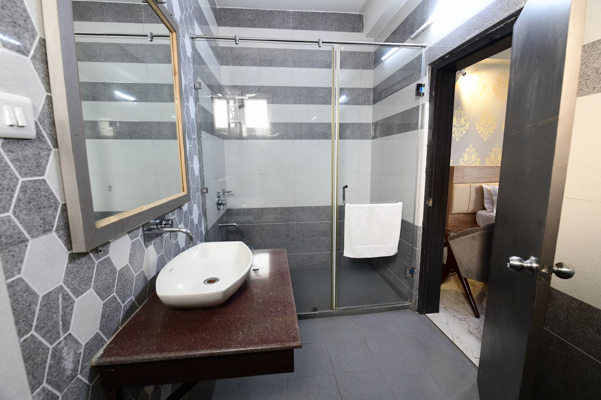 Hotel Jataka Inn Deluxe Room 6