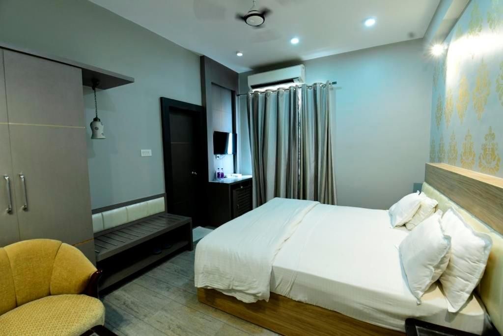 undefined  Hotel Jataka Inn 5