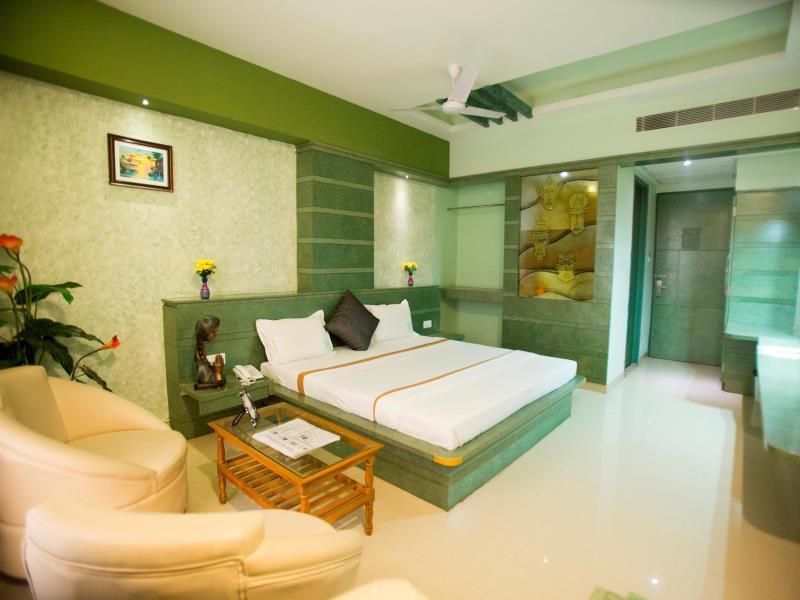 Hotel AMR's Evvergreen Executive Room 3