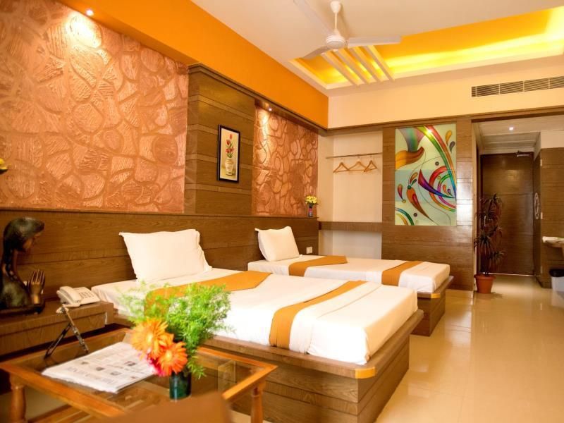 Hotel AMR's Evvergreen Executive Room 2