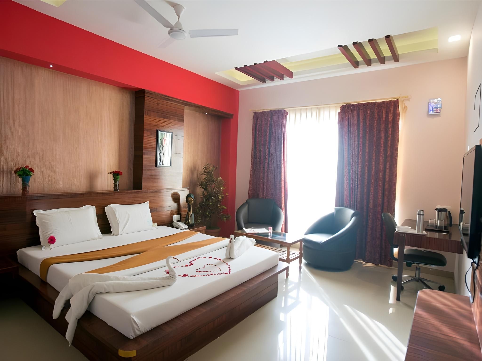 Hotel AMR's Evvergreen Executive Room