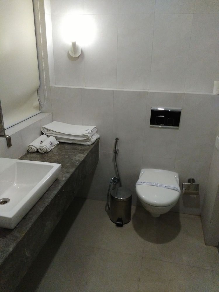 Ramada By Wyndham Bodh Gaya Mahabodhi Standard Twin Room 5