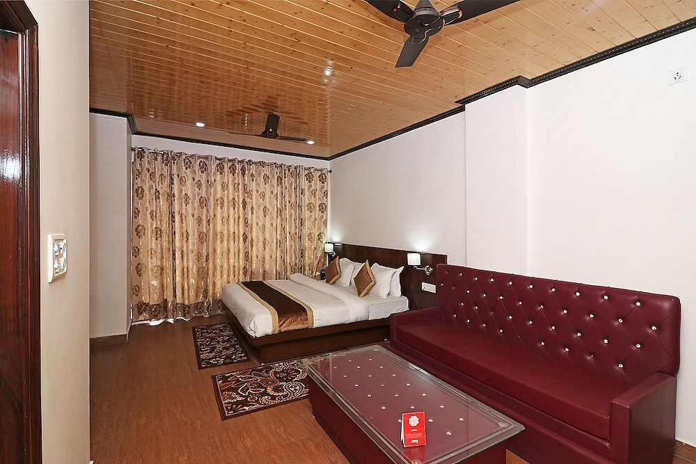 OYO 14686 Seven Heavens Standard Room 9