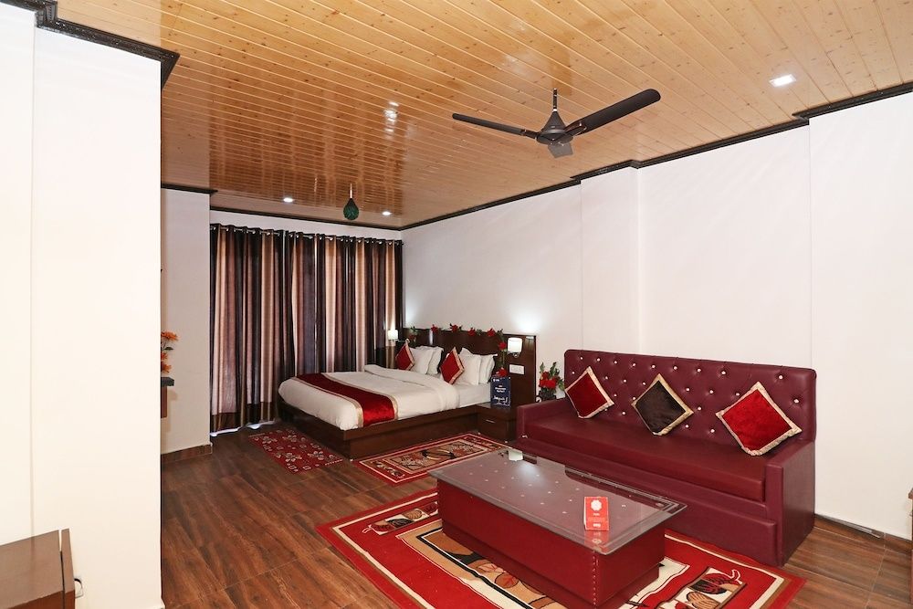 OYO 14686 Seven Heavens Standard Room 5