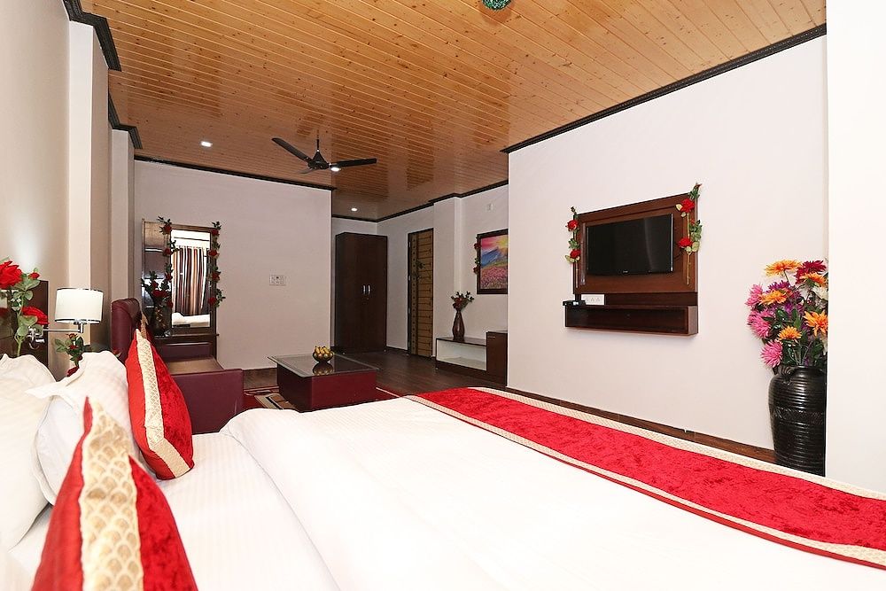 OYO 14686 Seven Heavens Standard Room 6