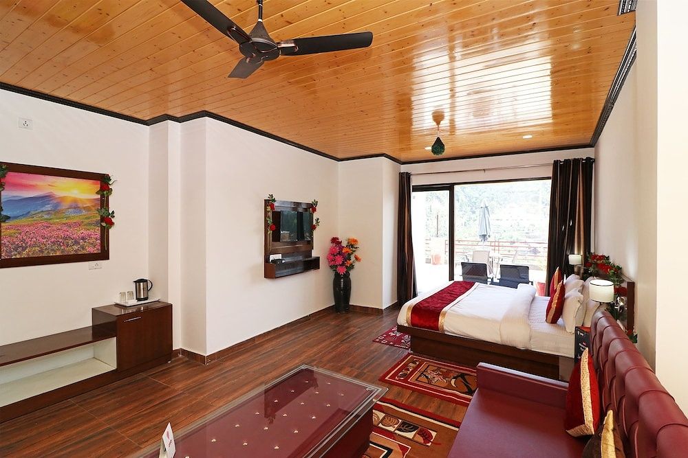 OYO 14686 Seven Heavens Standard Room 11