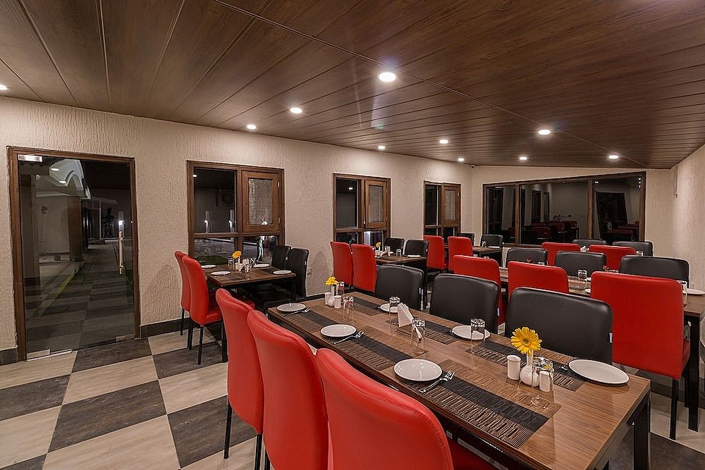 undefined Hotel Seven Oaks 5
