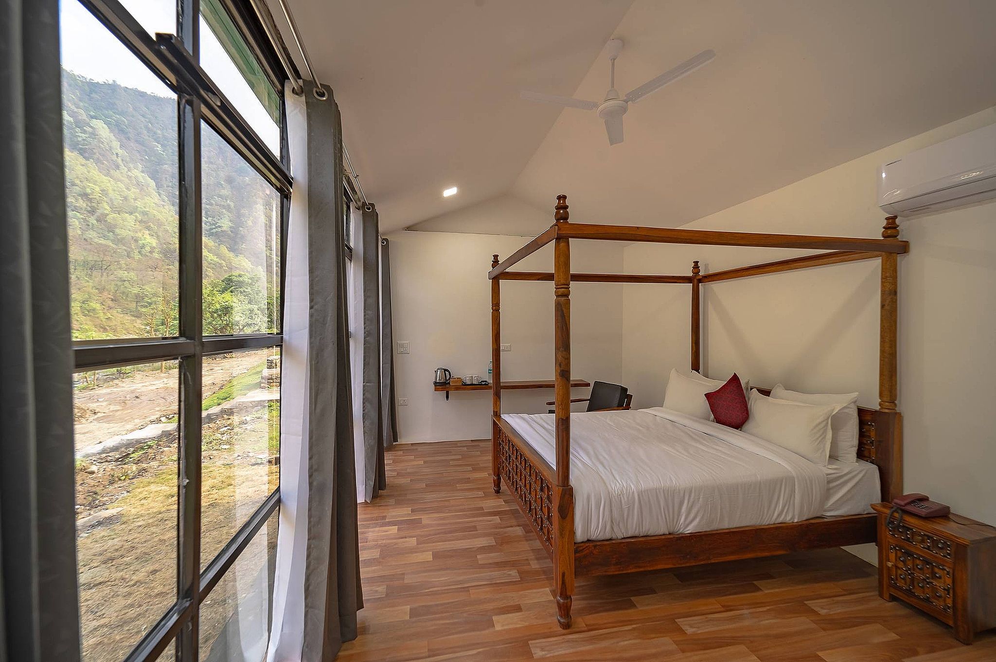 Ayali Riverside Resort by Alivaa- Rishikesh Luxury Cottage with Garden View 7