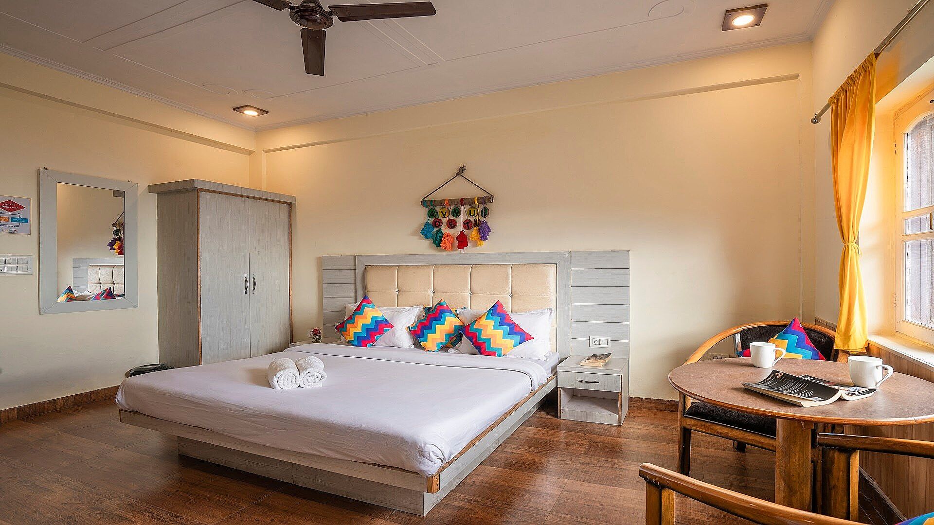 Deluxe Private Room with Balcony and Ensuite Bathroom