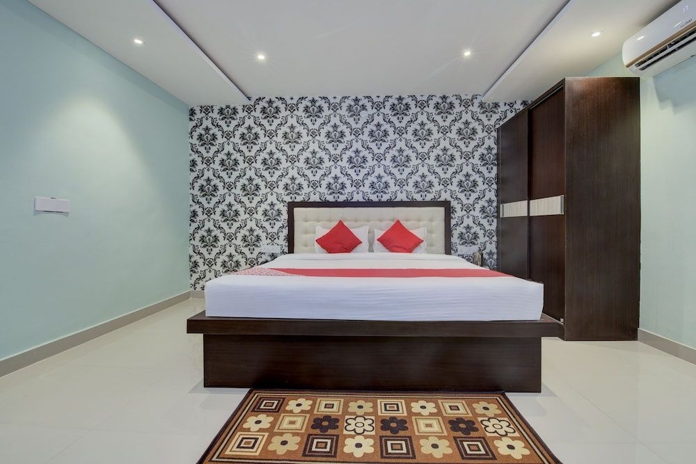 OYO 22051 Bliss Double or Twin Room 4