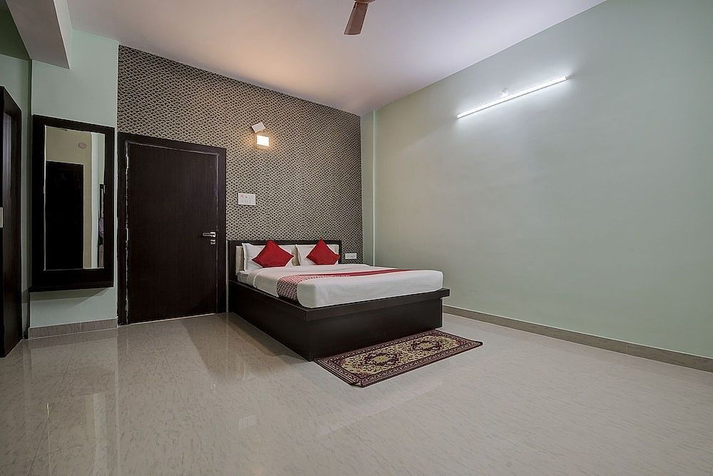 OYO 22051 Bliss Suite, 1 Queen Bed 2