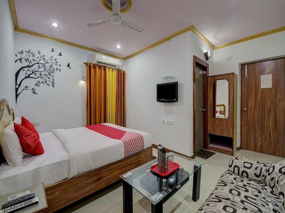 OYO 4275 Hotel Sunraj Residency Standard Room 3