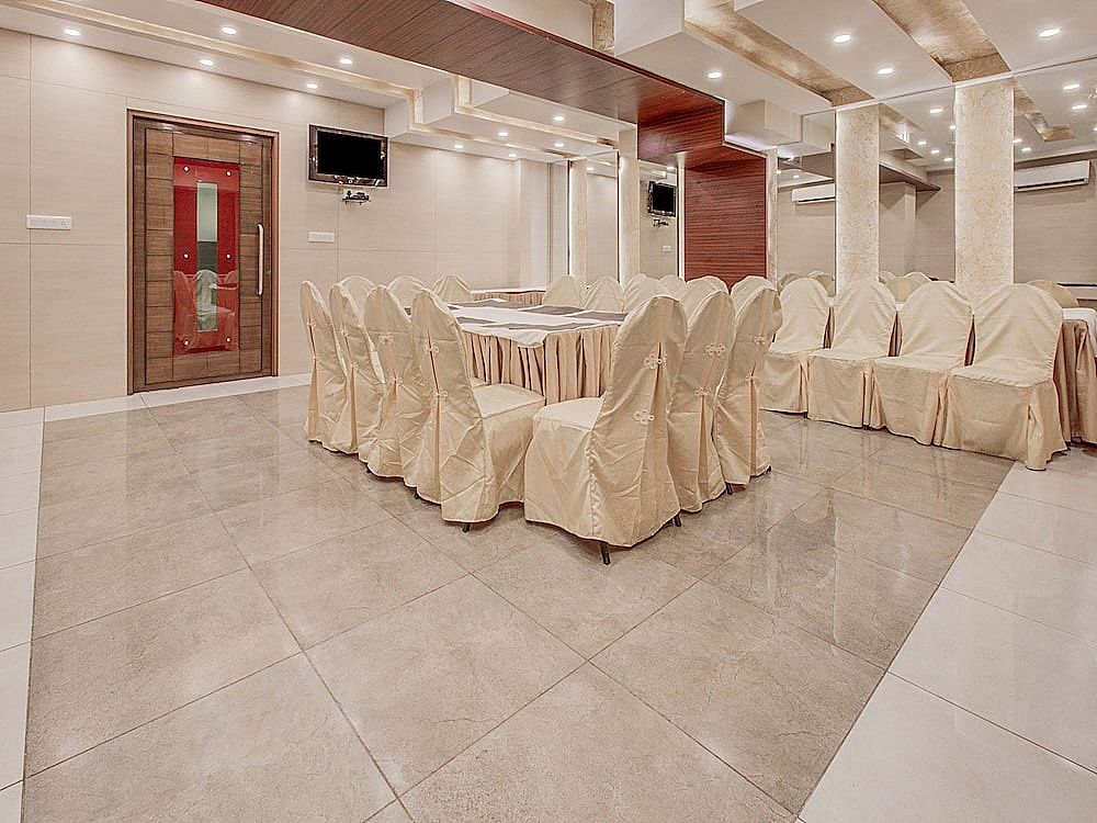 undefined Capital O 22780 Hotel Landmark 6