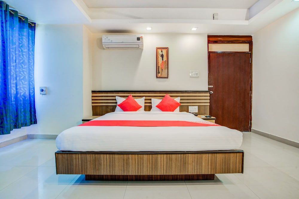 undefined OYO 7239 Hotel Aditya 9