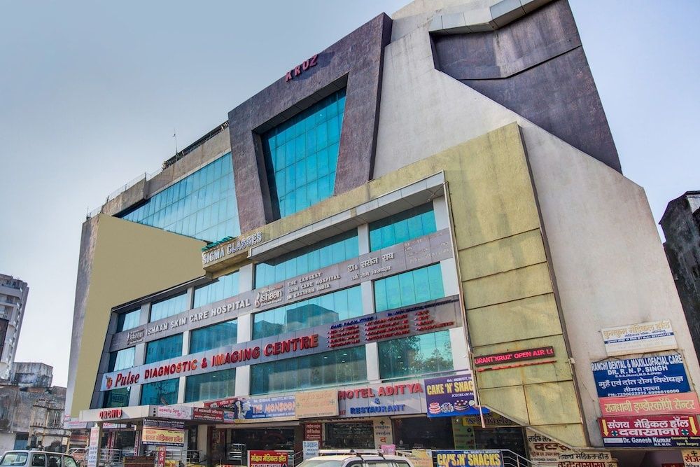 undefined OYO 7239 Hotel Aditya 2