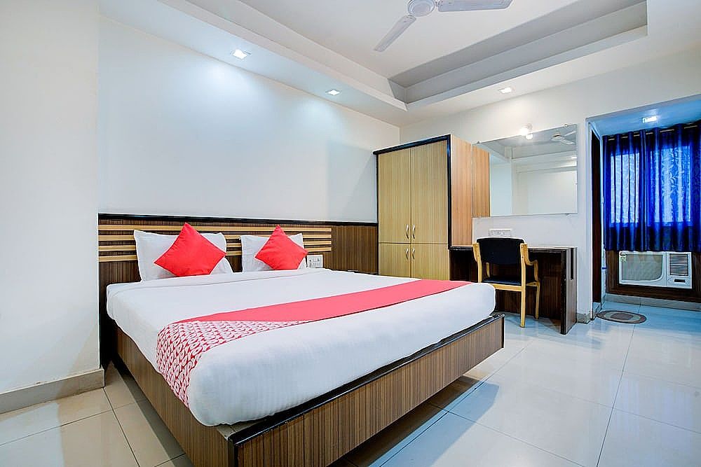 OYO 7239 Hotel Aditya Double or Twin Room 2