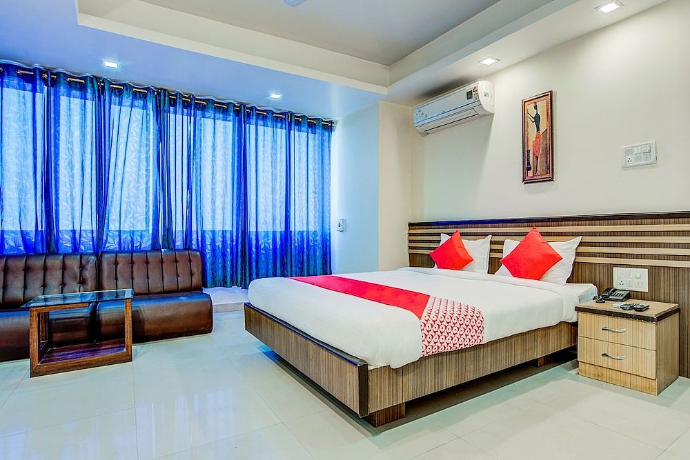 OYO 7239 Hotel Aditya Double or Twin Room 4