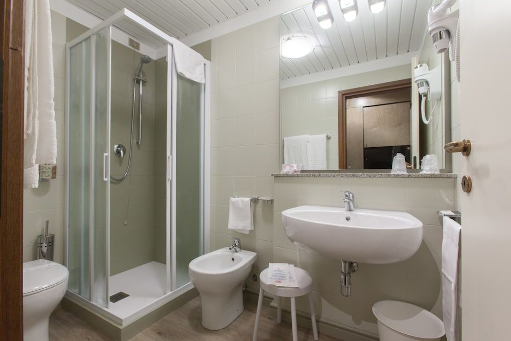 Airport Hotel Motel Malpensa Triple Room 5