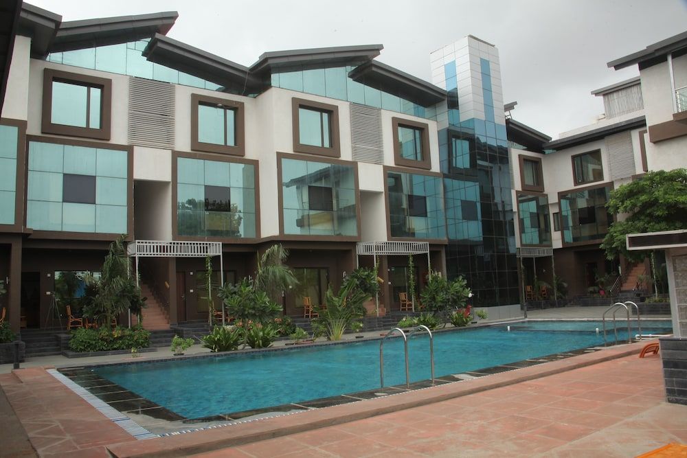 undefined Vinnca Krishna Park Hotel 4