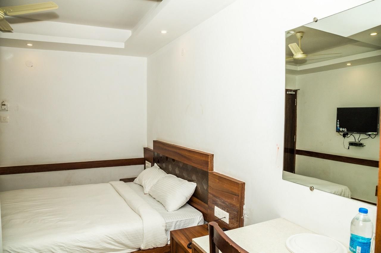 SAI ARYA LODGING & HALL Single Room