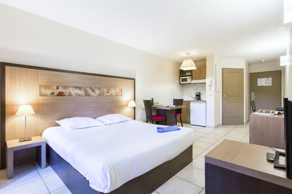 Appart'Hotel Garden & City Rousset Standard Studio (for 2)