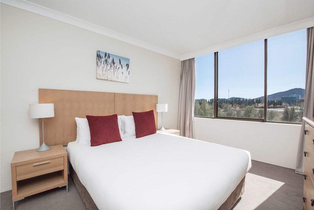 BreakFree Capital Tower Room, 3 Bedrooms 3