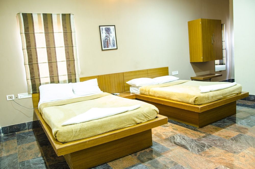 Deluxe Family Room