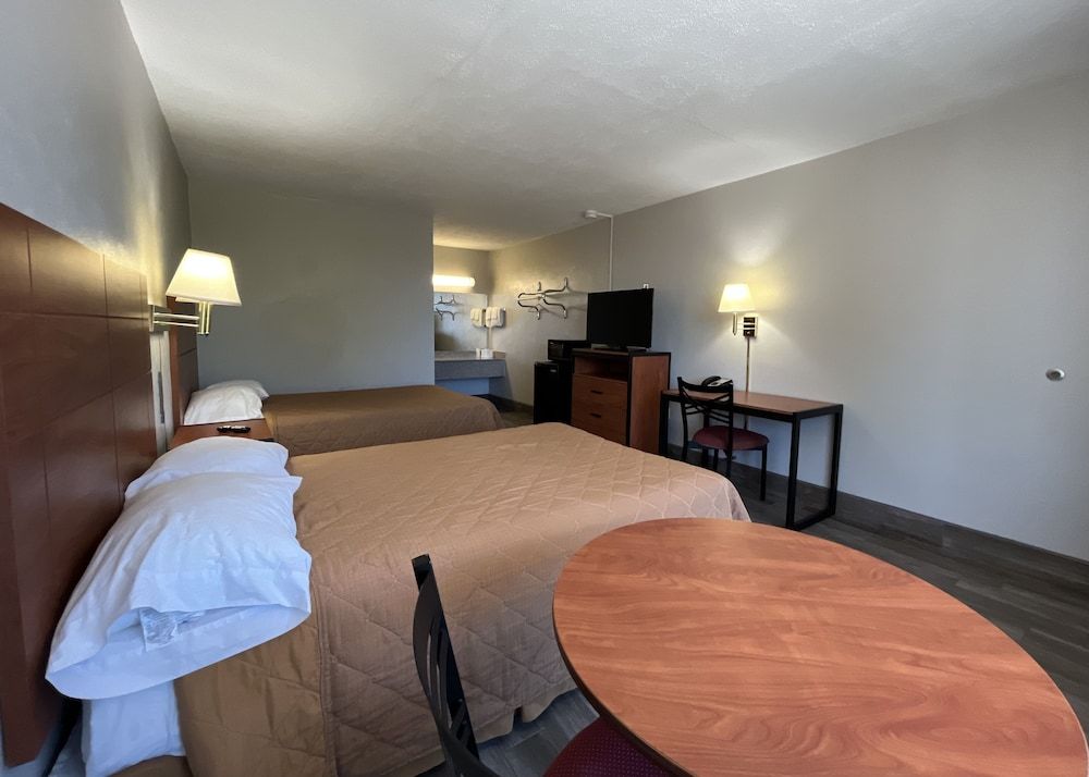 EZ Travel Inn
