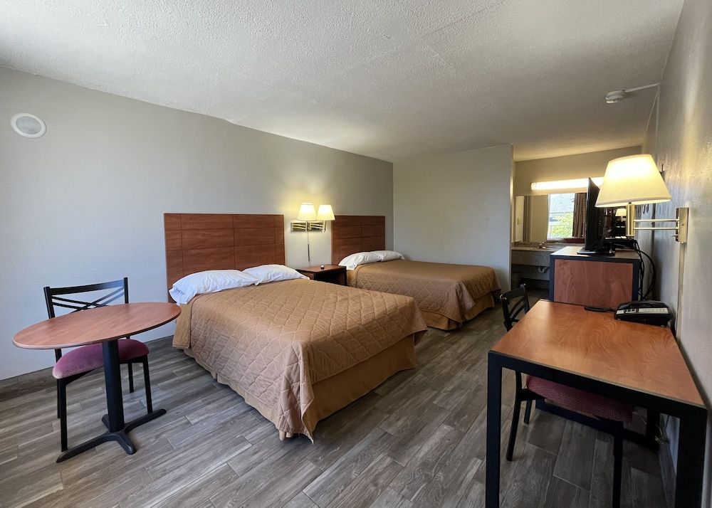 EZ Travel Inn
