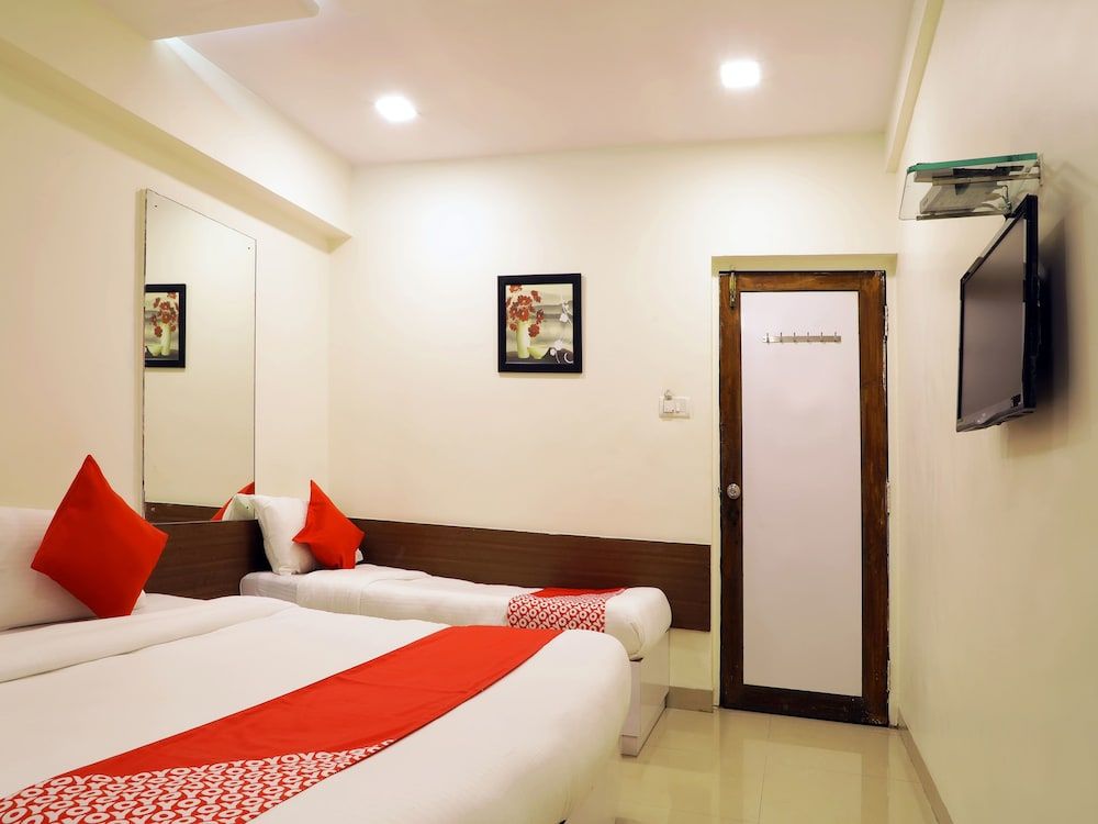 undefined OYO 12209 Hotel Anupama 8