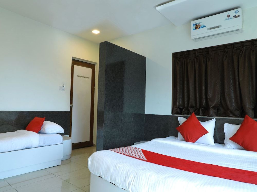 undefined OYO 12209 Hotel Anupama 7