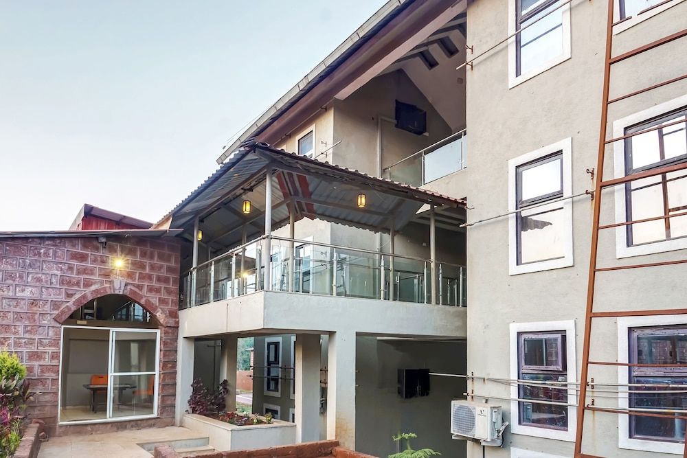 undefined OYO 11898 Hotel Vhyomaan 8