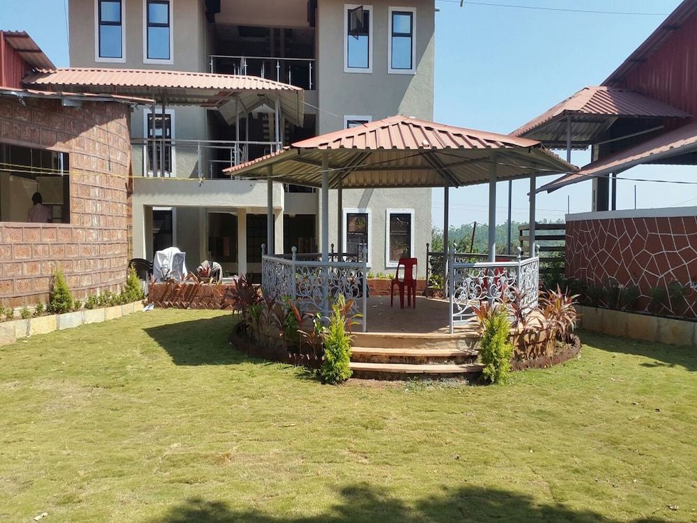 undefined OYO 11898 Hotel Vhyomaan 4