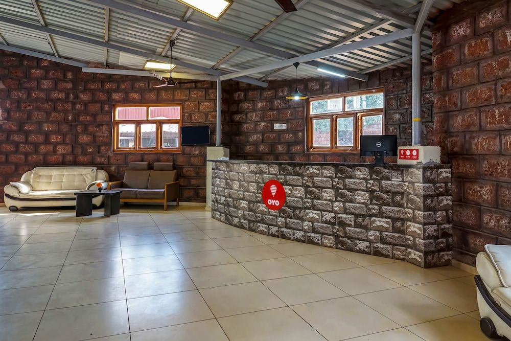 undefined OYO 11898 Hotel Vhyomaan 3