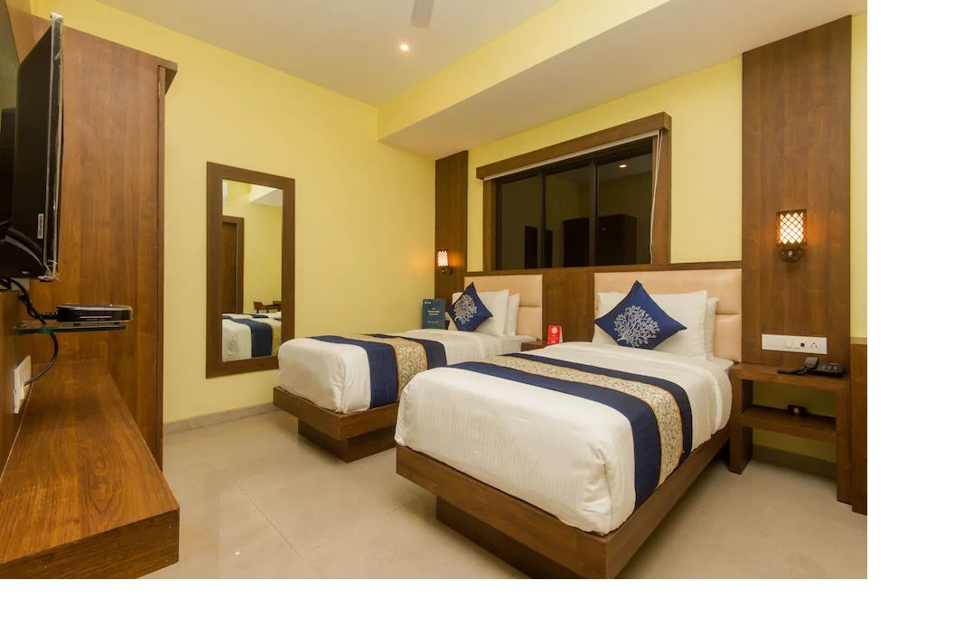 FabHotel Adlon International