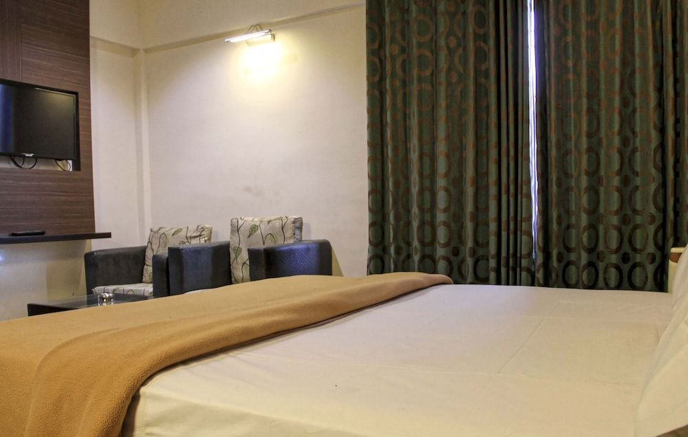 Hotel Prem Nivas Deluxe Double or Twin Room, 1 Bedroom, Accessible, Smoking 10