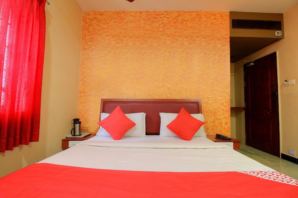 undefined OYO 11585 Hotel Shreenithi 10