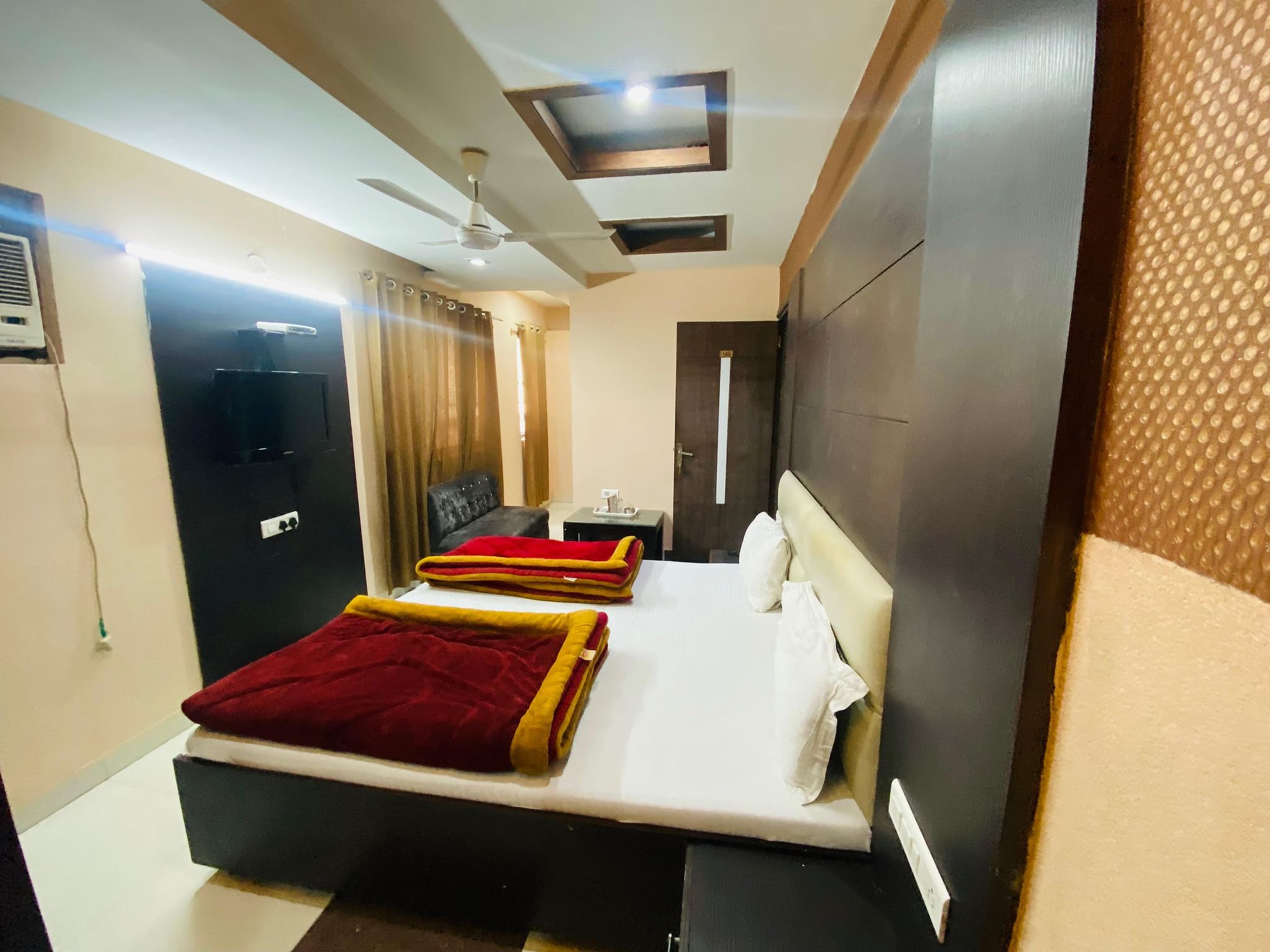 undefined OYO 16829 Hotel City Night 7