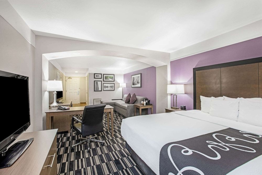 Studio Suite, 1 King Bed, Non Smoking