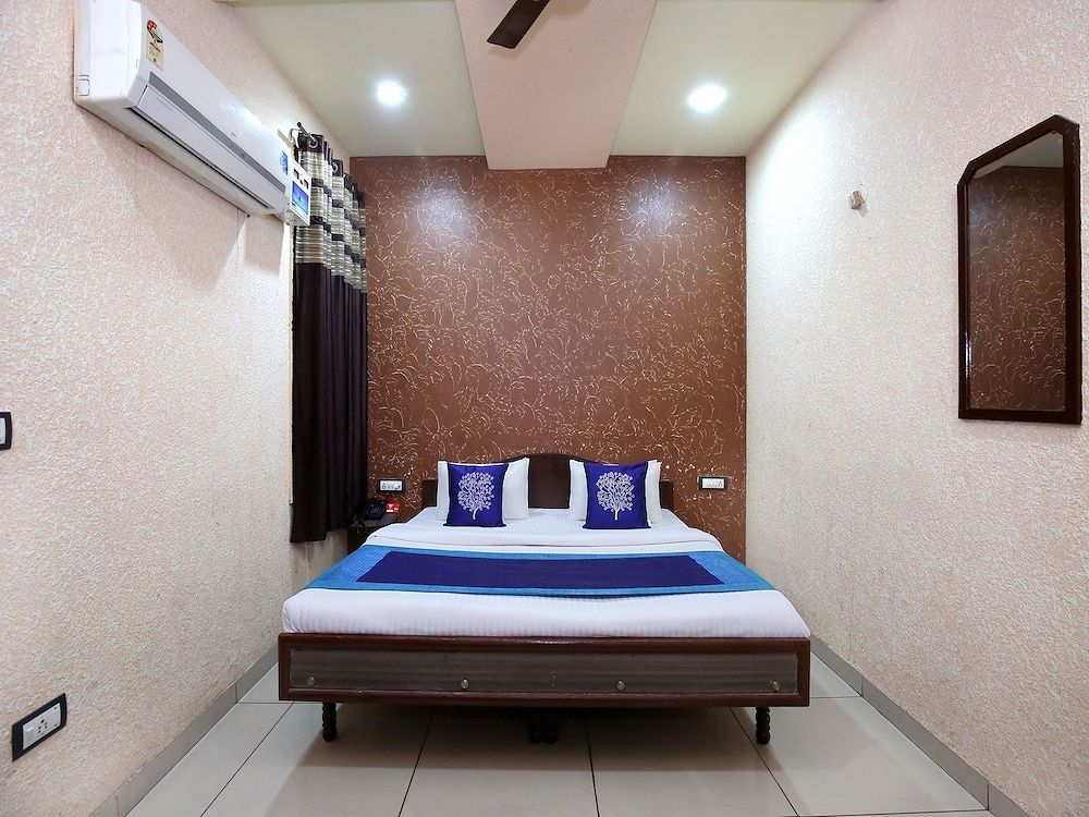 OYO 9808 Hotel Prem Sagar Double or Twin Room 5
