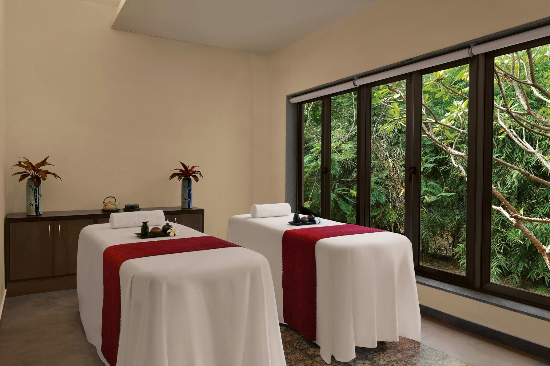Couples Spa Room - Large Windows