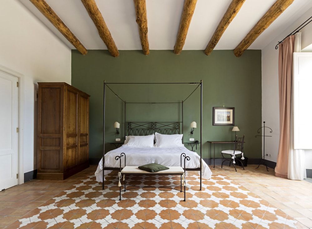 Deluxe Room (Guest House)