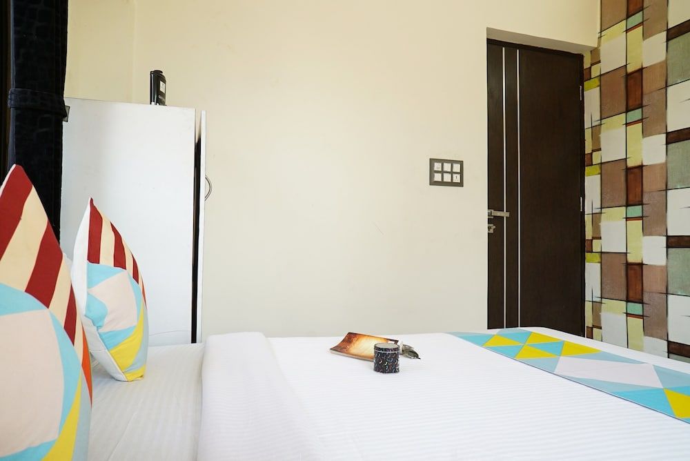 OYO 22738 Home Gorgeous 4BHK Lonavala Double or Twin Room 4