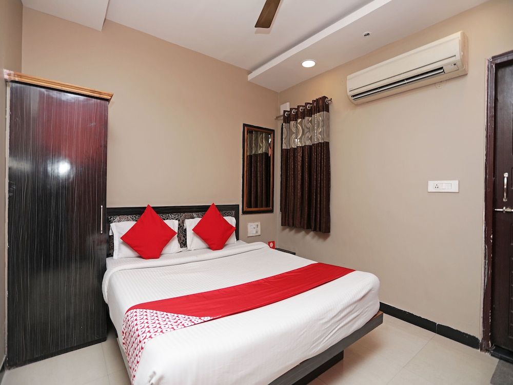 undefined OYO 13392 Hotel Neeraj 10
