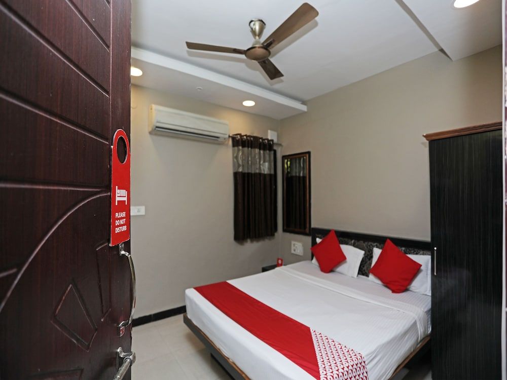 OYO 13392 Hotel Neeraj Double or Twin Room 6