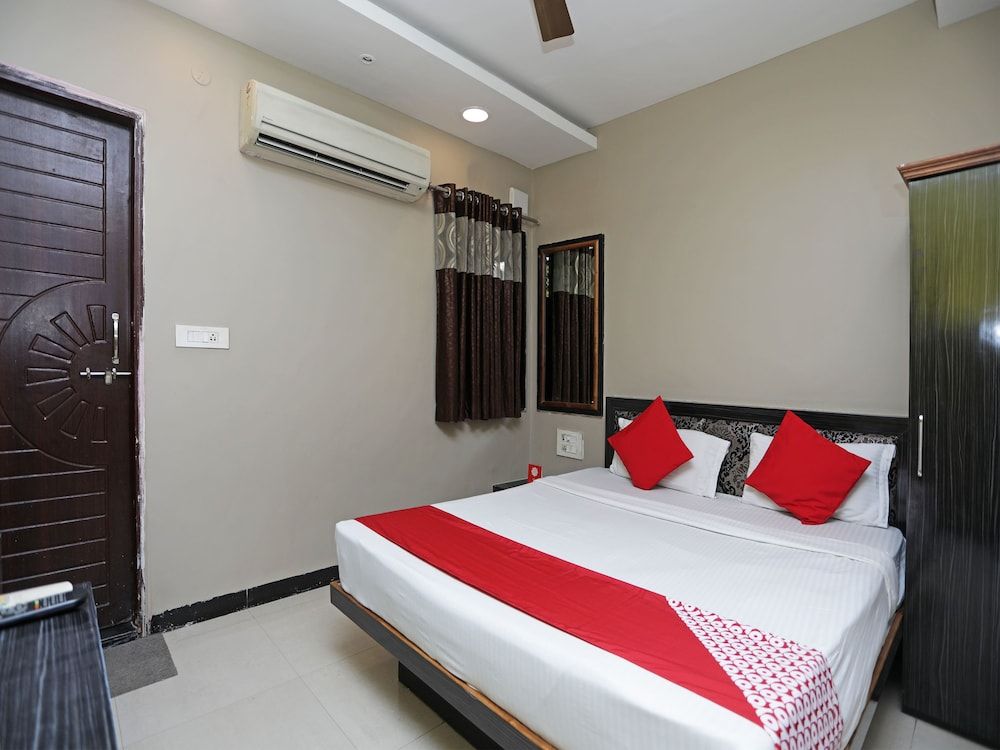 undefined OYO 13392 Hotel Neeraj 5