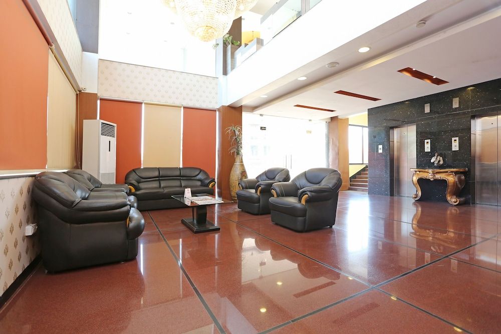 undefined OYO 10392 Hotel Corbiz Tower 6