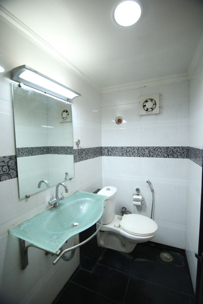 OYO 9095 Hotel Kanishka Double or Twin Room 19