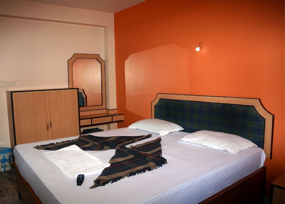 undefined Hotel City Plaza 4